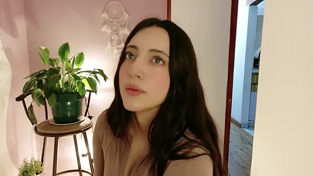 Snapshot of Rebbecawhite_meow chatting on 05-19-26, 01:56 Rebbecawhite meow online show from 05-19-26, 01:56