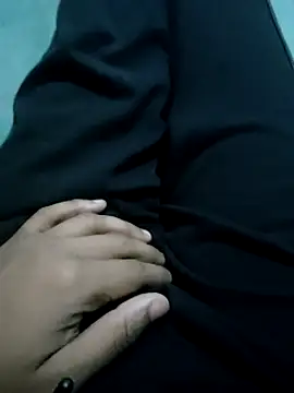 Snapshot of royall_queen chatting on 03-16-25, 06:12 royall queen online show from 03-16-25, 06:12