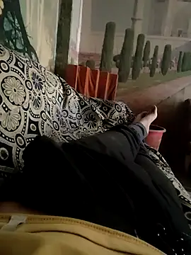 Snapshot of royall_queen chatting on 03-17-25, 07:35 royall queen online show from 03-17-25, 07:35