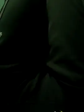 Snapshot of royall_queen chatting on 03-21-25, 07:13 royall queen online show from 03-21-25, 07:13