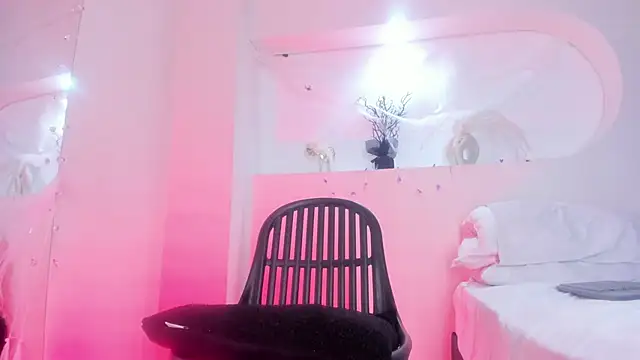 Snapshot of Hot_valerygh chatting on 11-06-25, 07:15 Hot valerygh online show from 11-06-25, 07:15