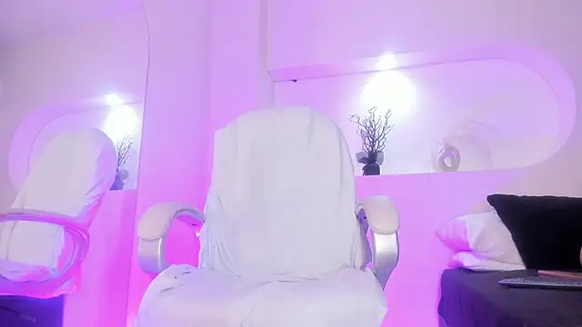 Snapshot of Hot_valerygh chatting on 11-21-25, 06:28 Hot valerygh online show from 11-21-25, 06:28