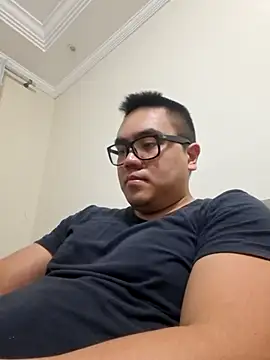 awesometeacher33 online show from 05-18-26, 04:02