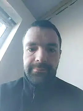 Snapshot of MaksDzubaV chatting on 03-20-25, 06:19 MaksDzubaV online show from 03-20-25, 06:19