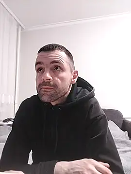 Snapshot of MaksDzubaV chatting on 11-24-25, 07:57 MaksDzubaV online show from 11-24-25, 07:57