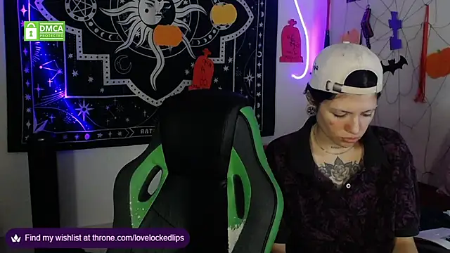 lovelockedlips online show from 11-04-25, 01:38