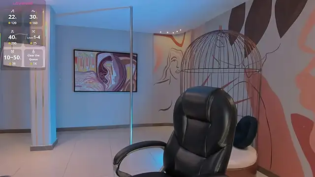 Snapshot of CandaseRussell chatting on 10-23-25, 08:07 CandaseRussell online show from 10-23-25, 08:07