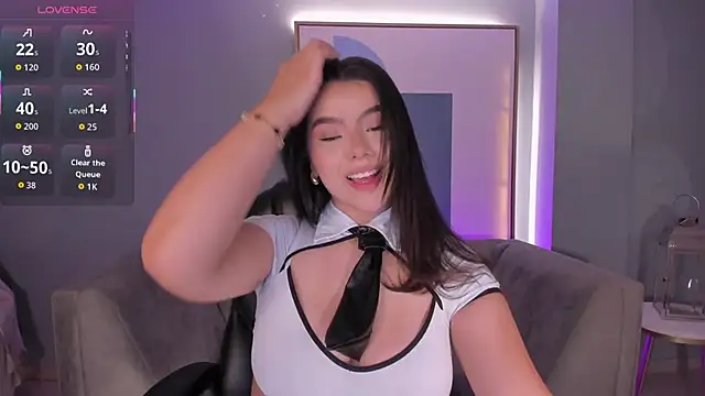 Snapshot of CandaseRussell chatting on 11-22-25, 08:52 CandaseRussell online show from 11-22-25, 08:52