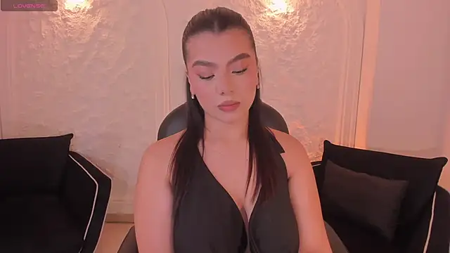 Snapshot of CandaseRussell chatting on 12-04-25, 08:17 CandaseRussell online show from 12-04-25, 08:17