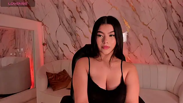 Snapshot of CandaseRussell chatting on 12-22-25, 08:39 CandaseRussell online show from 12-22-25, 08:39