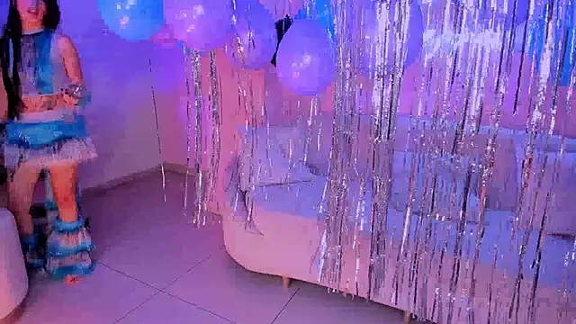 LarisaSmirnov online show from 10-25-25, 05:04