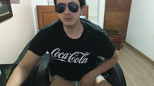 Snapshot of hardaftercum chatting on 03-21-25, 03:55 hardaftercum online show from 03-21-25, 03:55