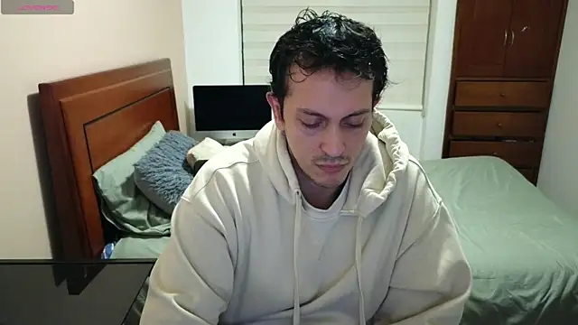 Snapshot of hardaftercum chatting on 10-11-25, 03:28 hardaftercum online show from 10-11-25, 03:28