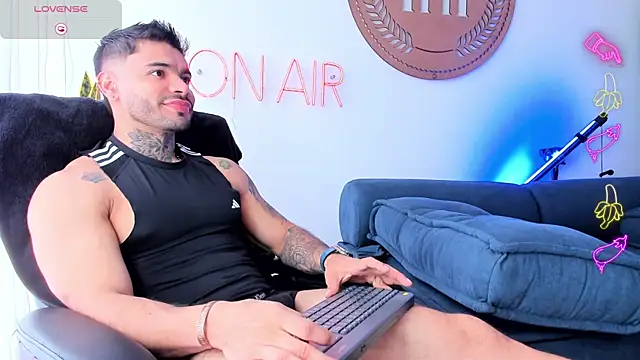 thiagoferrari2 online show from 10-23-25, 05:01