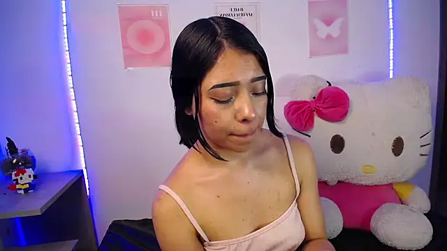 Emilybutterfly1 online show from 12-16-25, 11:54