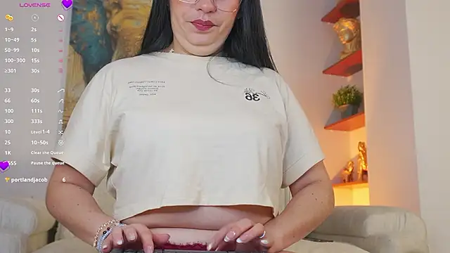 Snapshot of AliceCorner chatting on 01-14-26, 12:00 AliceCorner online show from 01-14-26, 12:00