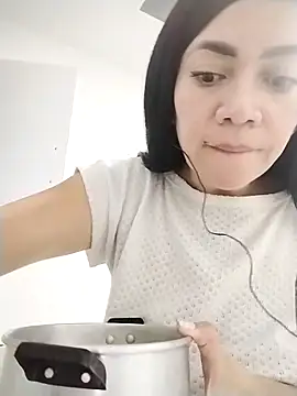 scarlet evanss online show from 03-19-25, 04:03
