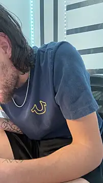 Snapshot of bwcizThrobbing chatting on 01-11-26, 11:59 bwcizThrobbing online show from 01-11-26, 11:59