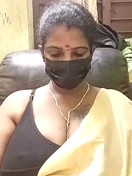 Snapshot of poojaa-rani chatting on 11-06-25, 06:53 poojaa-rani online show from 11-06-25, 06:53