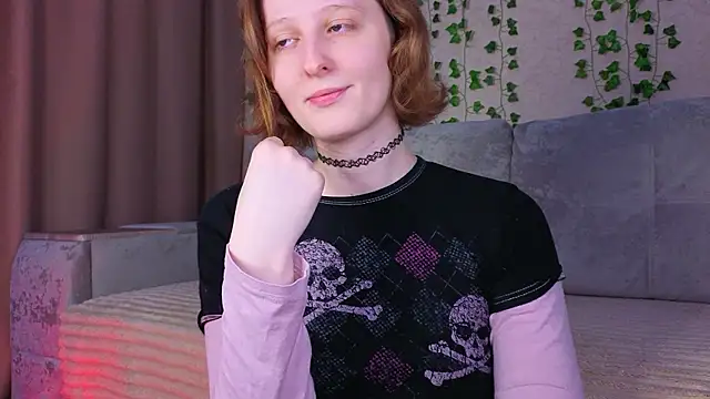 Snapshot of c0ralynx chatting on 07-06-26, 01:19 c0ralynx online show from 07-06-26, 01:19