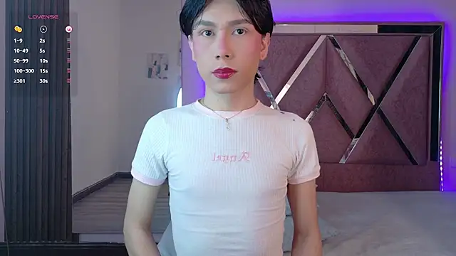 Ash Femboy online show from 11-15-25, 07:32