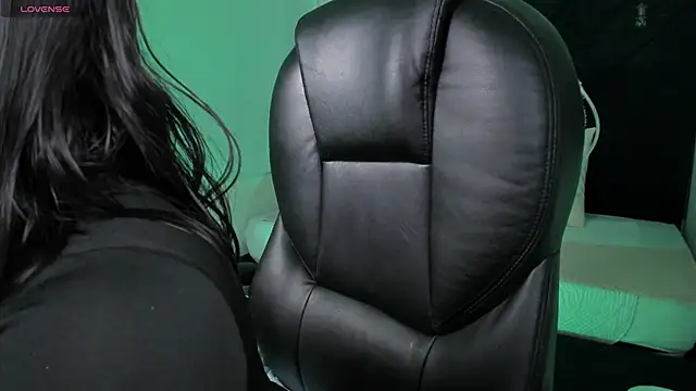 abby roux online show from 10-31-25, 03:07