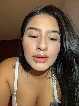 andrea gomes  online show from 05-17-26, 06:22