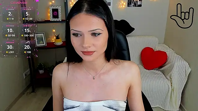 Kitti   online show from 11-05-25, 01:38