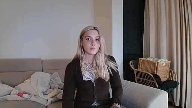 tattoobbgirl online show from 04-15-26, 07:58