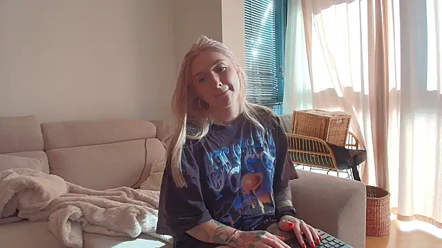 tattoobbgirl online show from 05-16-26, 04:17