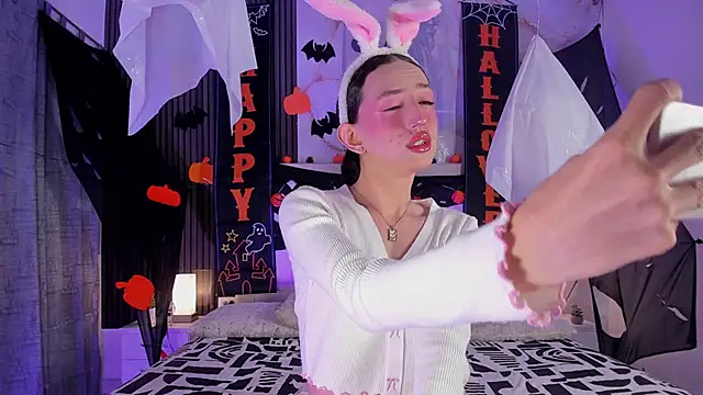 peachandtyron  online show from 10-18-25, 03:42