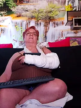 QueenPammy1 online show from 03-05-25, 01:17