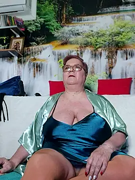 QueenPammy1 online show from 01-08-26, 07:43