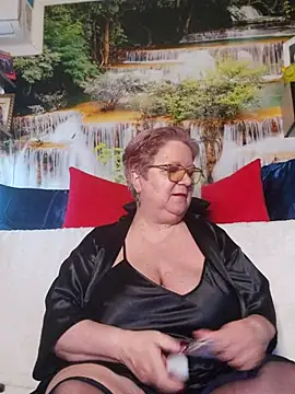 QueenPammy1 online show from 02-03-26, 06:51