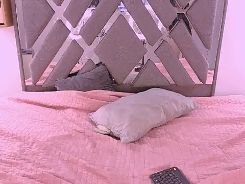 Snapshot of kronysmith chatting on 10-27-25, 10:25 kronysmith online show from 10-27-25, 10:25