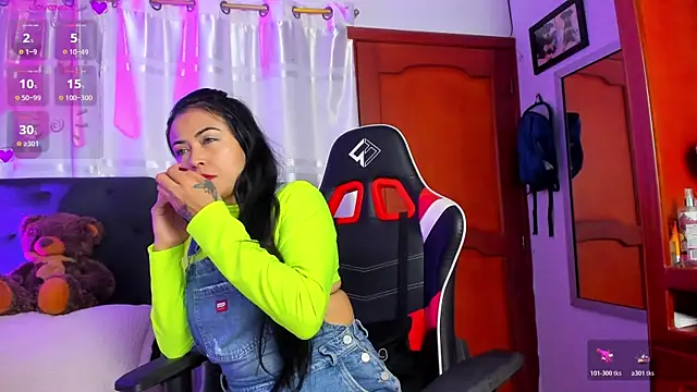 Riley Black online show from 10-29-25, 01:13