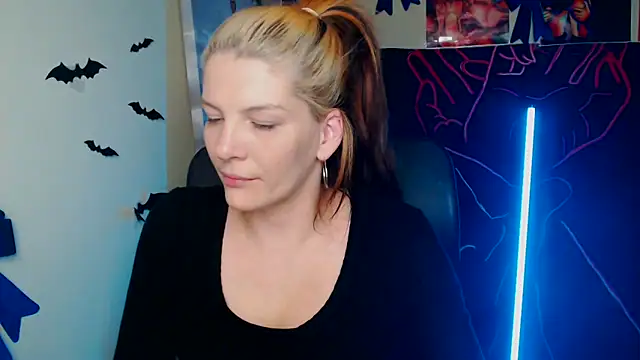 VanessaRey  online show from 04-20-26, 06:16