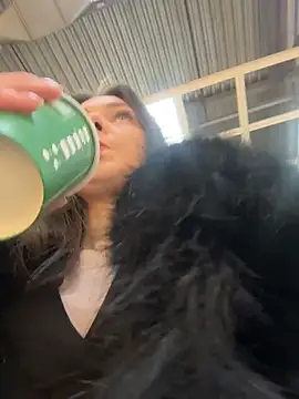 MilaBee online show from 03-08-26, 07:12