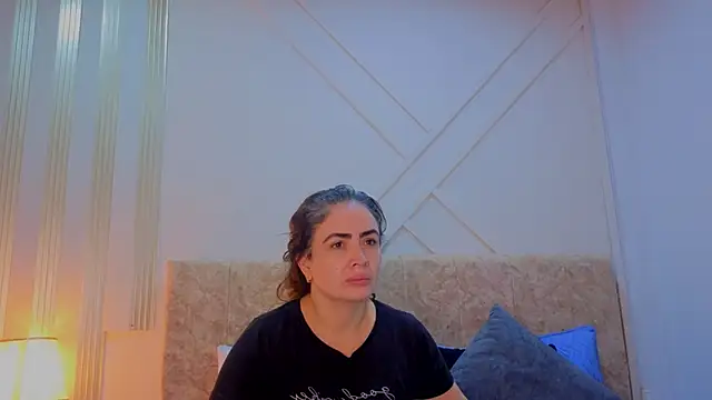 angelinarouse  online show from 04-03-26, 12:41