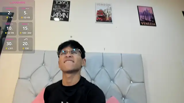 Snapshot of Ethan_Westt chatting on 03-19-25, 08:54 Ethan Westt online show from 03-19-25, 08:54