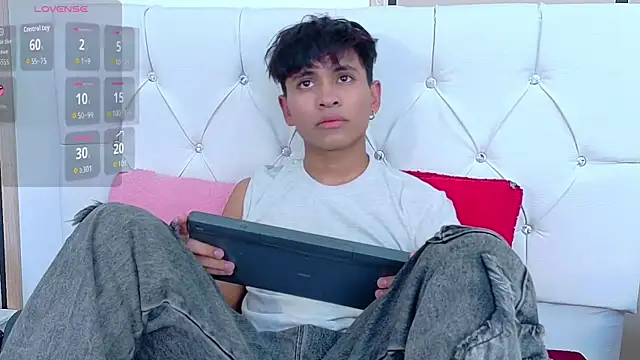 Ethan Westt online show from 11-22-25, 09:03