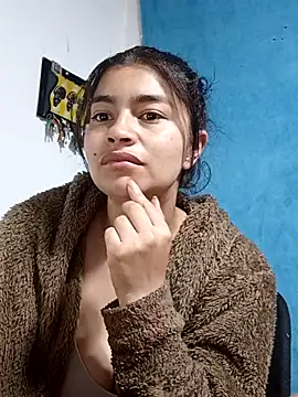 AlanaHotxx online show from 10-04-25, 07:17