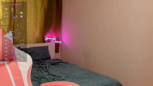 Snapshot of -awari- chatting on 03-20-25, 12:32 -awari- online show from 03-20-25, 12:32