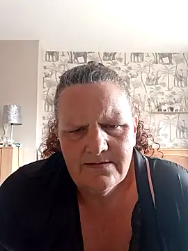 MissQueenBeex online show from 03-22-25, 03:20