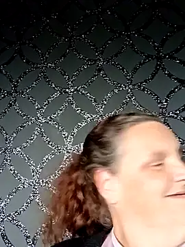 MissQueenBeex online show from 10-04-25, 10:46