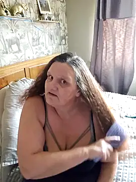 Snapshot of MissQueenBeex chatting on 02-21-26, 11:22 MissQueenBeex online show from 02-21-26, 11:22