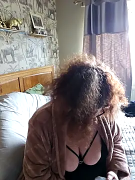 Snapshot of MissQueenBeex chatting on 02-23-26, 10:01 MissQueenBeex online show from 02-23-26, 10:01