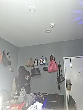 ItsBarbieBitcxxxx69 online show from 11-06-25, 02:45