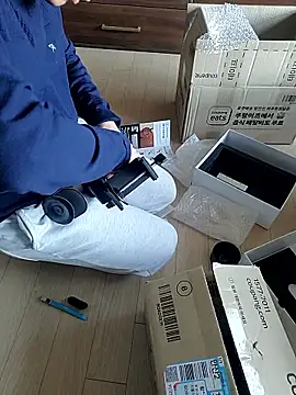 Snapshot of woonee827372 chatting on 12-01-25, 05:01 woonee827372 online show from 12-01-25, 05:01