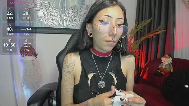 Snapshot of Laila_Angels chatting on 12-14-25, 11:48 Laila Angels online show from 12-14-25, 11:48